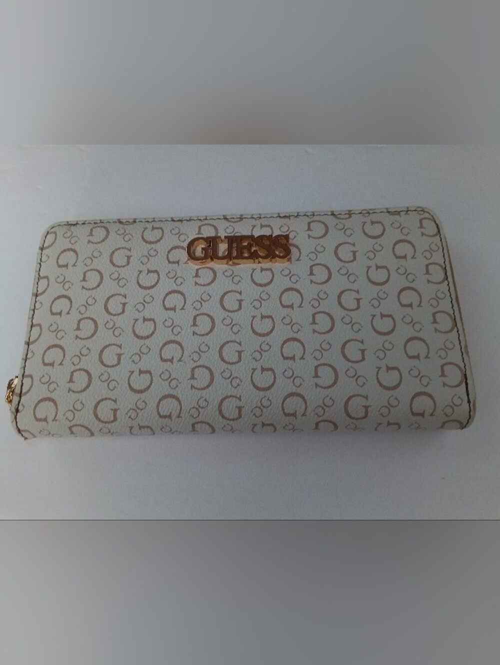 Guess White/Gold Leather Wallet